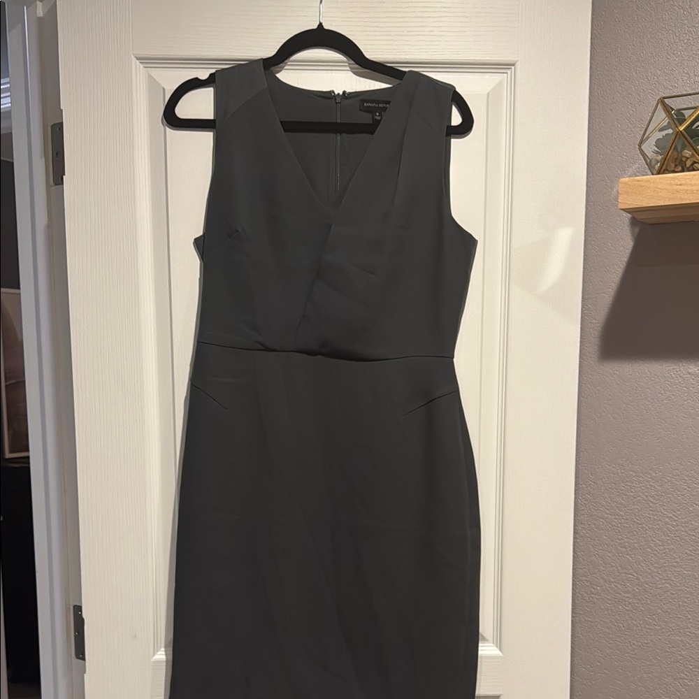 Banana Republic Gray Sheath Midi Dress V-Neck Sleeveless